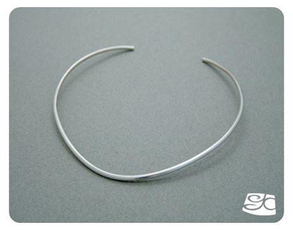 Picture of 10-gauge (2.6mm diameter) handmade sterling Silver neck wire